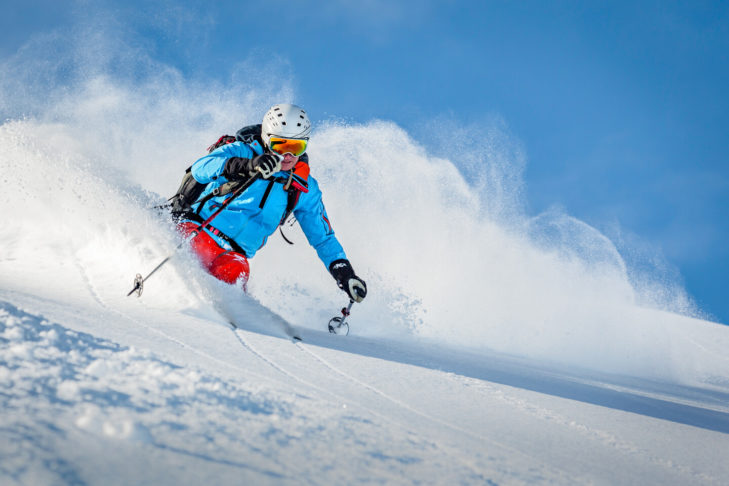 Dans "Open Faces", il s'agit pour les professionnels du freeride de soulever la poudreuse à l'état pur et de trouver les lignes les plus spectaculaires dans la neige profonde